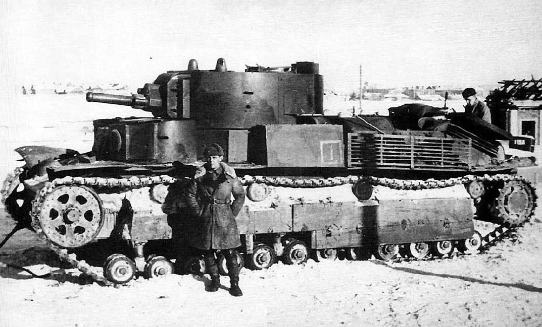 Один танк Т-28 против гитлеровских войск0