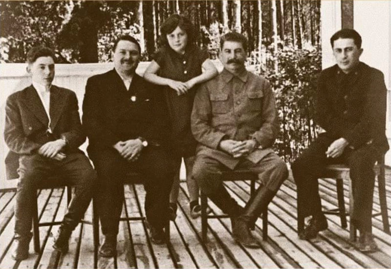 Королевские титулы и реверансы / почему кейт не получила 10 Королевские титулы и реверансы / почему кейт не получила 80